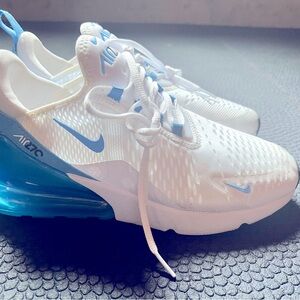 Nike Air Max 270 - Womens Size 10